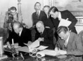 /album/du-conflit-au-plan-marshall/signature-par-lautriche-de-laccord-de-participation-au-plan-marshall-jpg/
